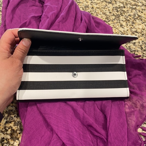 Kut from the kloth NEW striped wallet - no offers on this item - - Picture 3 of 3
